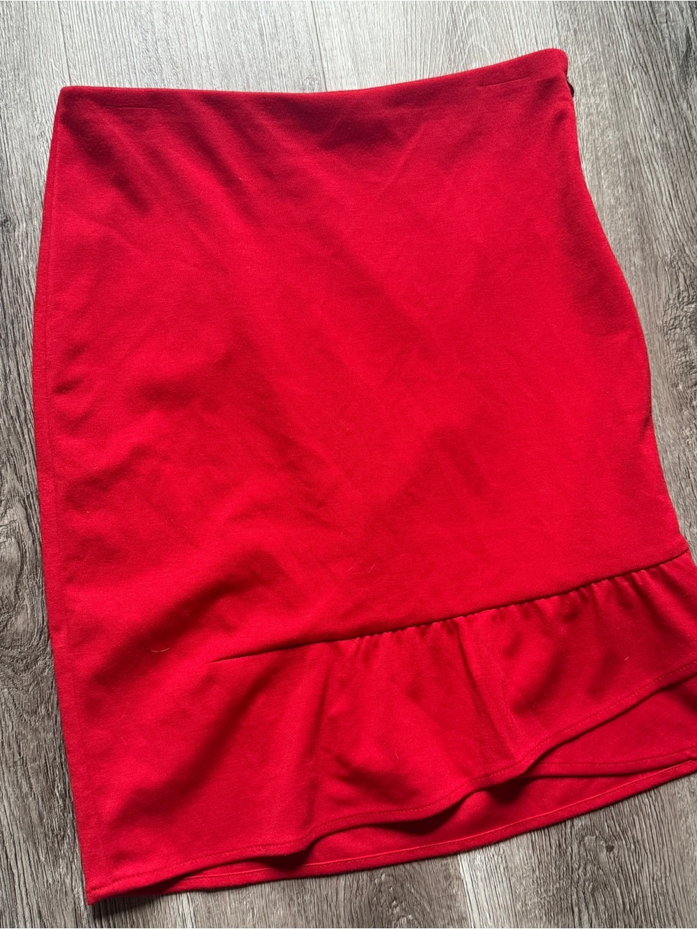 The Limited Women's Red Solid Pencil Skirt Knee Length Ruffle Hem Size 2 -0178